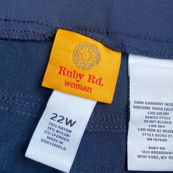 Ruby Rd Capris pant Navy blue pull on contour slimming waistband Clamdigger 22W - Picture 7 of 17